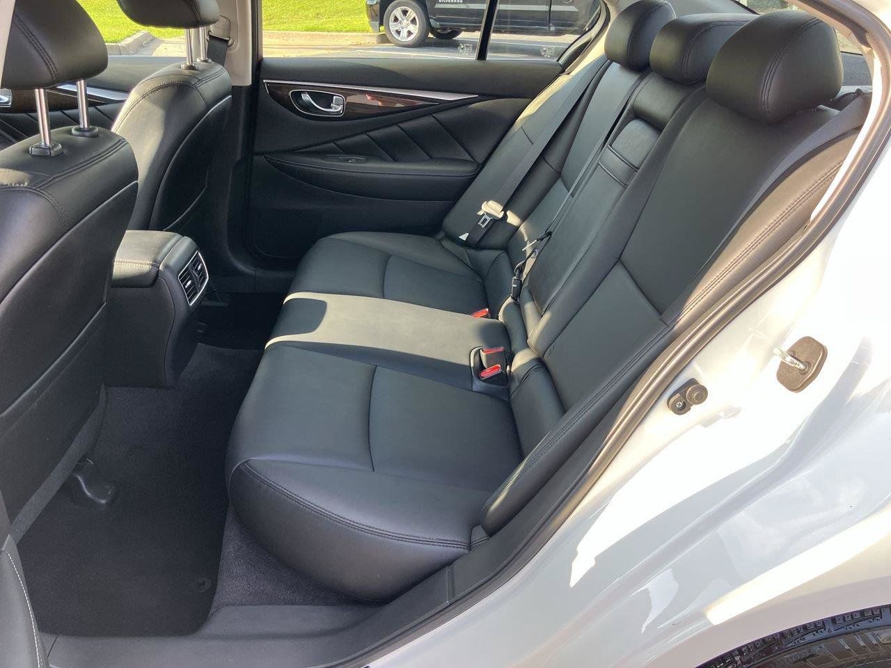 Used 2019 INFINITI Q50 Luxe w/ Essential Package (3.0T Luxe) AWD/4WD image 24