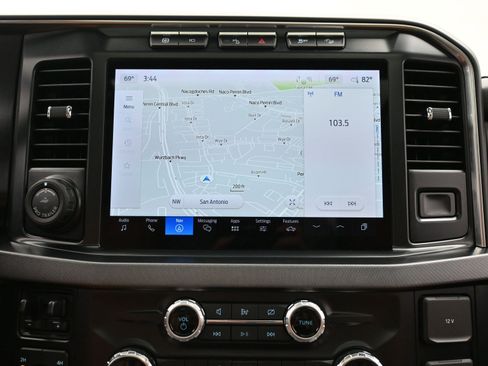 Used 2024 Ford F350 Platinum w/ FX4 Off-Road Package image 31