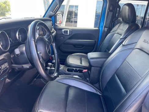 Used 2022 Jeep Wrangler Unlimited Sahara AWD/4WD image 5