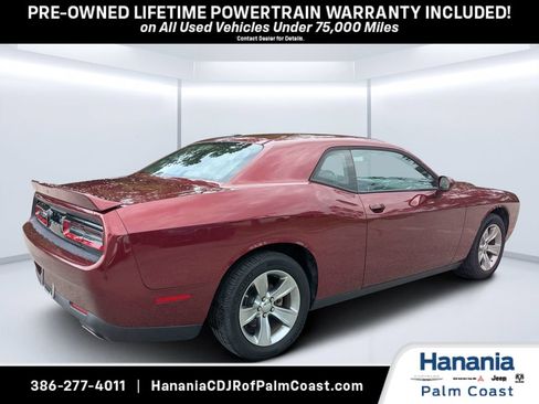 Used 2022 Dodge Challenger SXT RWD image 3