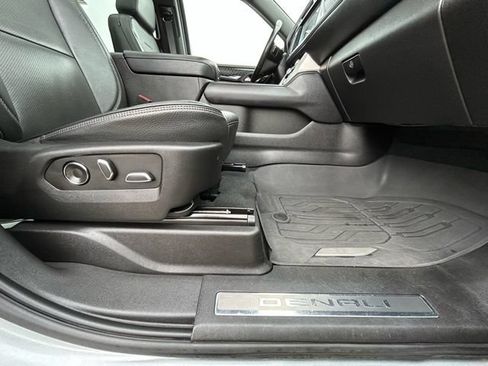 Used 2023 GMC Yukon XL Denali AWD/4WD image 40