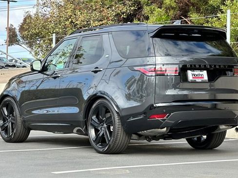 New 2025 Land Rover Discovery Dynamic SE image 3