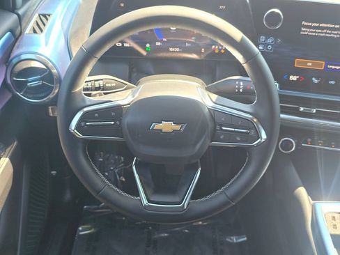 Used 2024 Chevrolet Equinox EV LT AWD/4WD image 19
