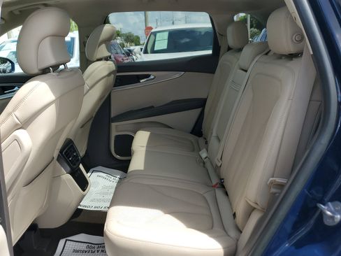 Used 2019 Lincoln Nautilus Reserve image 10