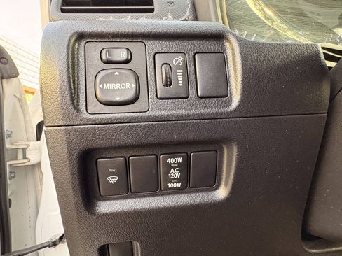 Used 2016 Toyota 4Runner SR5 AWD/4WD image 27
