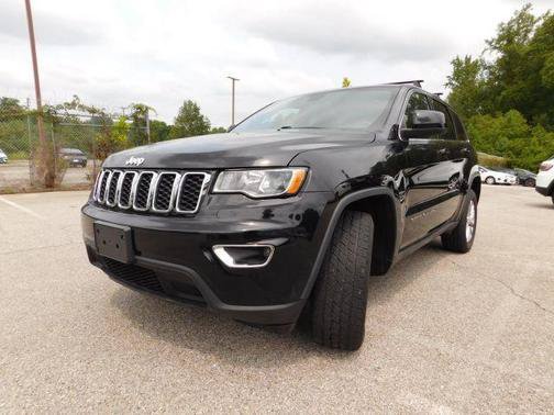 Used 2021 Jeep Grand Cherokee Laredo AWD/4WD image 4