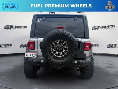 Used 2019 Jeep Wrangler Unlimited Sahara AWD/4WD image 7