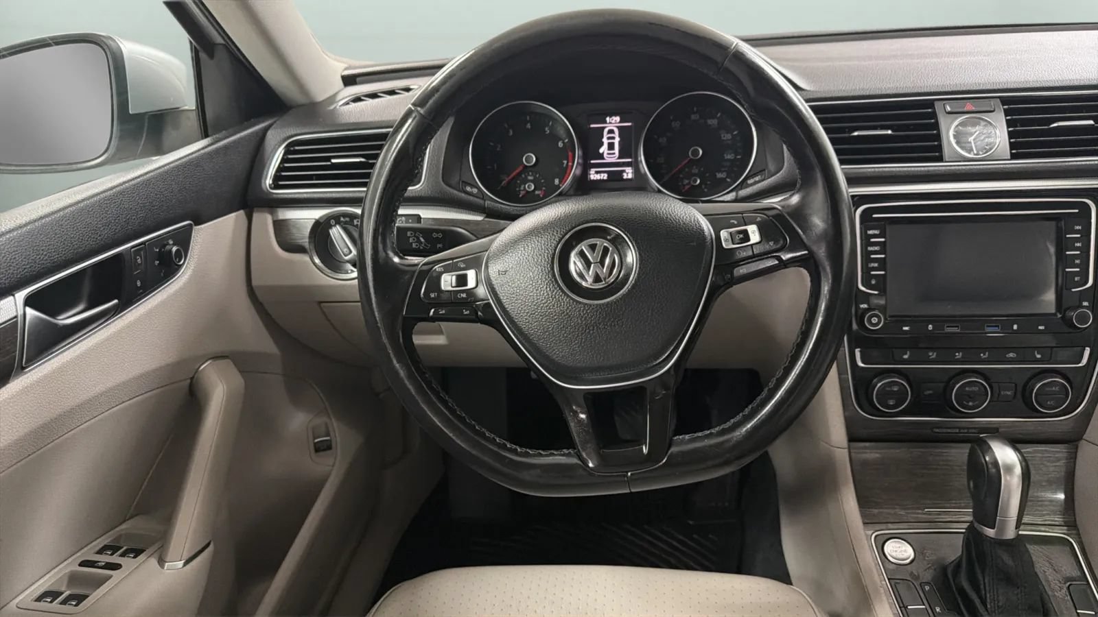 Used 2017 Volkswagen Passat 1.8T SE FWD image 10