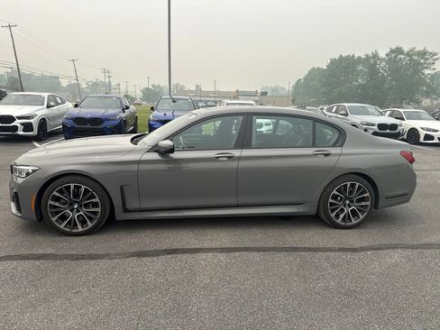 Used 2022 BMW 750i xDrive w/ Executive Package AWD/4WD image 4