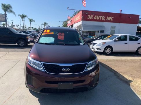 Used 2014 Kia Sorento LX FWD image 1