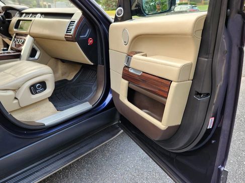 Used 2017 Land Rover Range Rover HSE image 45