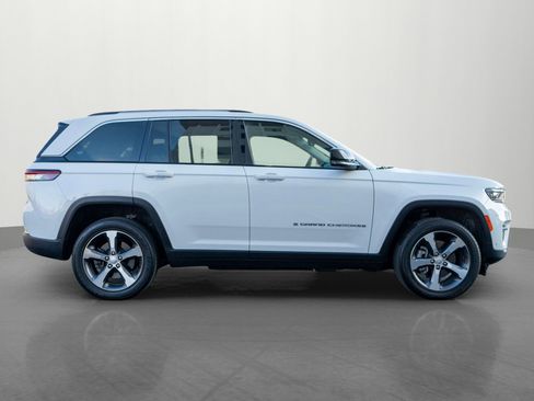 Used 2022 Jeep Grand Cherokee Limited 4xe w/ Luxury Tech Group II image 8