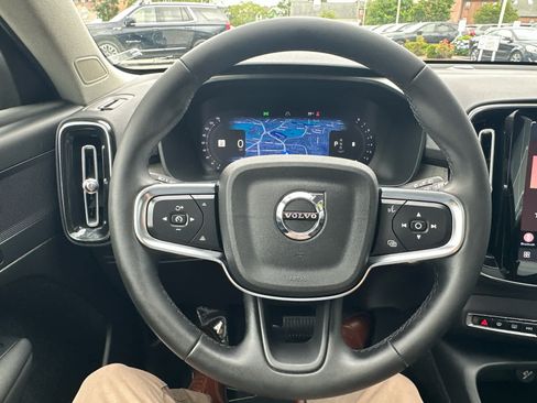 Used 2024 Volvo XC40 B5 Core w/ Protection Package Premier AWD/4WD image 12