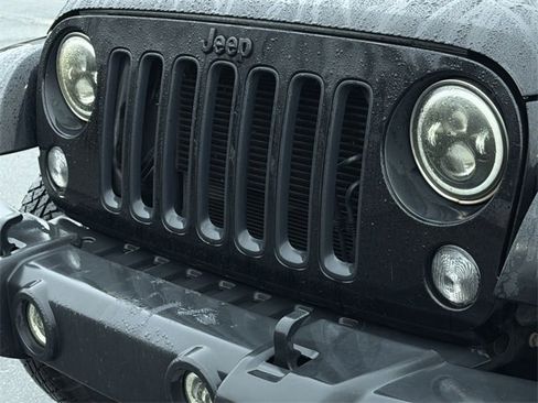 Used 2015 Jeep Wrangler Unlimited Sahara image 17