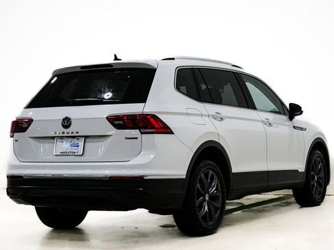 Used 2022 Volkswagen Tiguan SE AWD/4WD image 7