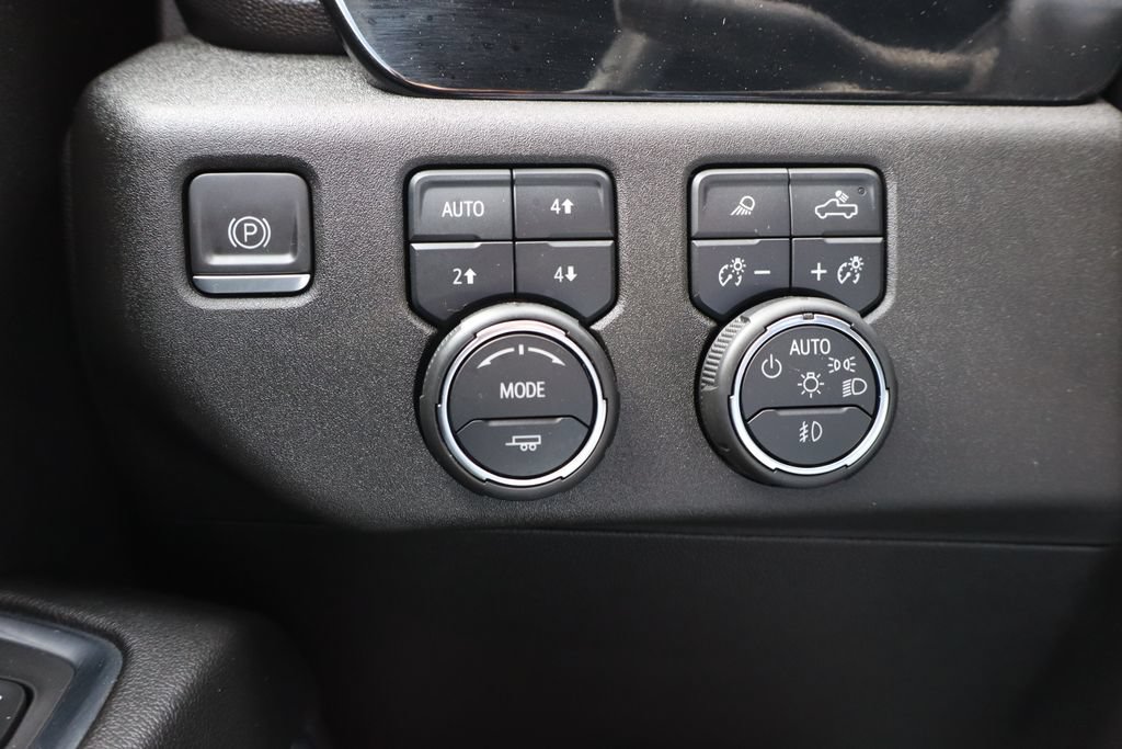 Used 2024 Chevrolet Silverado 2500 High Country w/ Z71 Off-Road Package AWD/4WD image 13