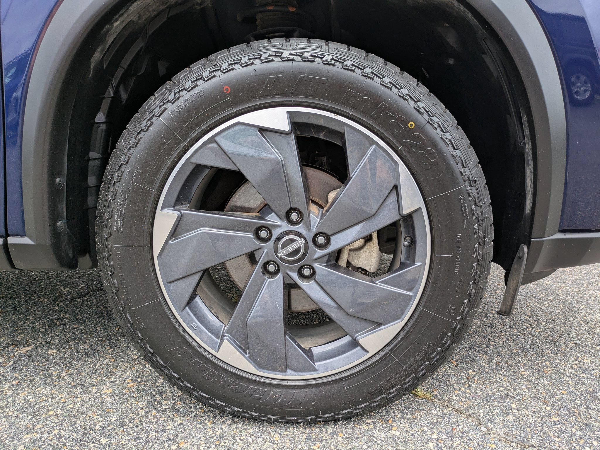 Certified 2025 Nissan Rogue SV FWD image 12