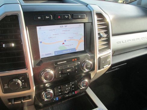 Used 2020 Ford F250 Lariat w/ Lariat Ultimate Package image 28