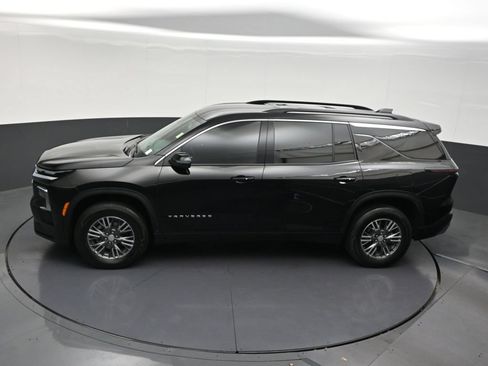 Used 2026 Chevrolet Traverse LT FWD image 22