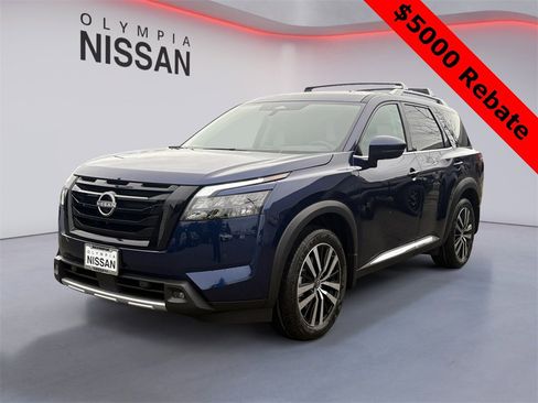 New 2025 Nissan Pathfinder Platinum image 1