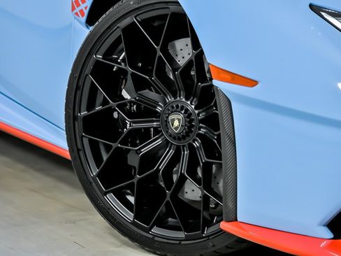 Used 2022 Lamborghini Huracan STO RWD image 4