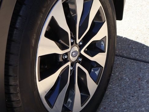 Used 2025 Subaru Outback Limited image 41