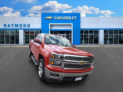 Used 2015 Chevrolet Silverado 1500 LT w/ LT Convenience Package AWD/4WD image 9