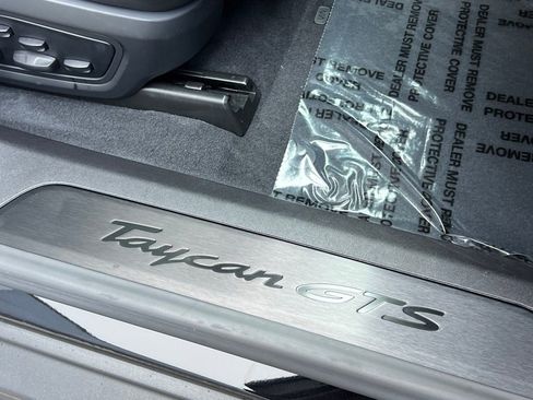 Used 2022 Porsche Taycan GTS image 30