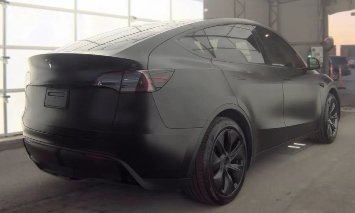 Used 2025 Tesla Model Y Long Range RWD image 3