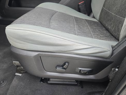 Used 2024 RAM 2500 Laramie w/ Night Edition image 27