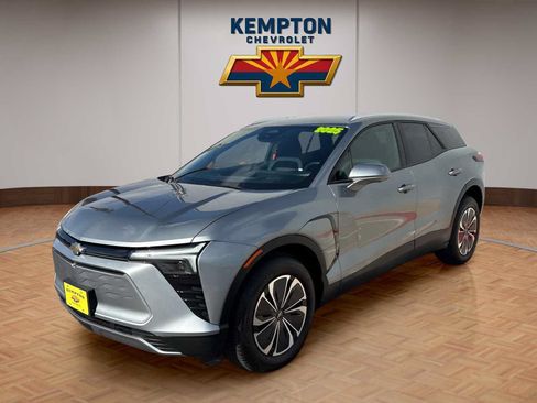 Used 2025 Chevrolet Blazer EV LT AWD/4WD image 2