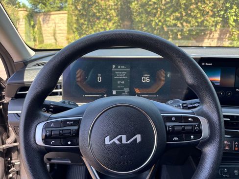 Used 2025 Kia K5 LXS FWD image 27