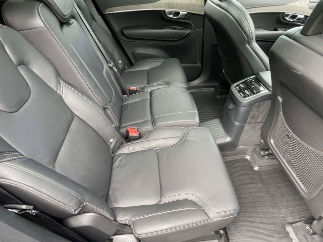 Used 2022 Volvo XC90 T8 Inscription w/ Advanced Package AWD/4WD image 13