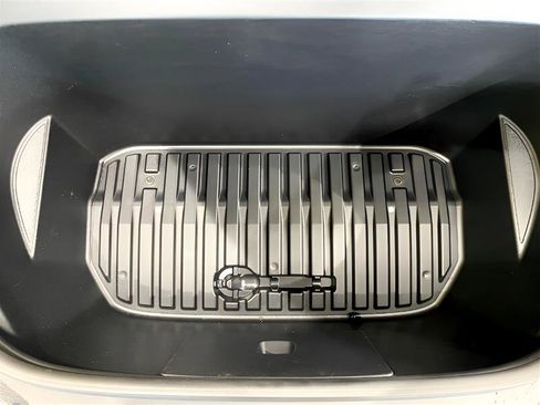 Used 2023 Tesla Model Y Long Range image 23