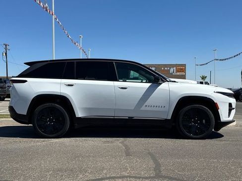 New 2025 Jeep Wagoneer S Launch Edition AWD/4WD image 8