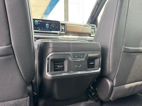 Used 2025 Chevrolet Silverado 2500 High Country w/ Technology Package AWD/4WD image 28