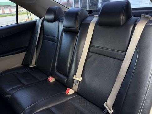 Used 2014 Toyota Camry FWD image 19