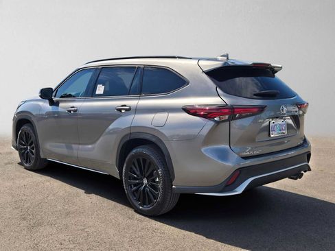 Certified 2026 Toyota Highlander XSE AWD/4WD image 6