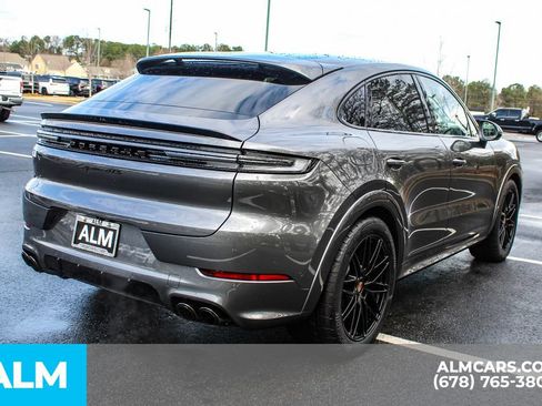 Used 2025 Porsche Cayenne GTS w/ Technology Package AWD/4WD image 5