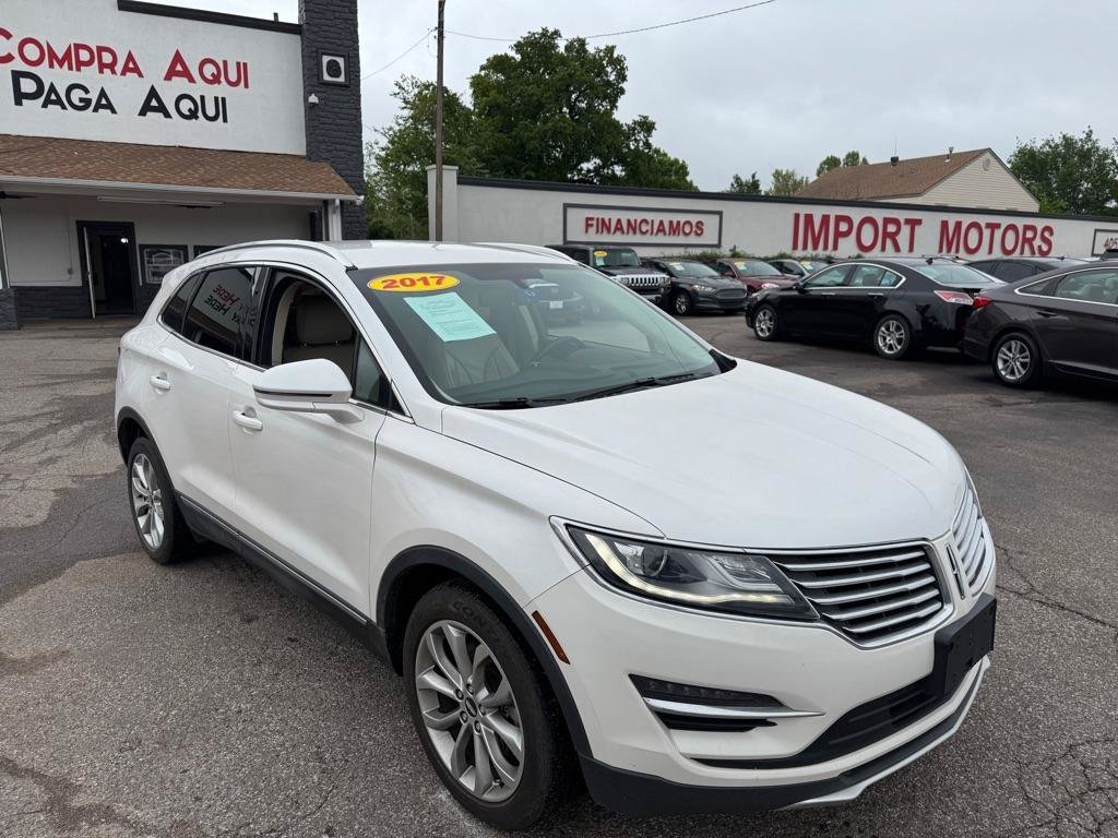 Used 2017 Lincoln MKC Select w/ Select Plus Package FWD image 3