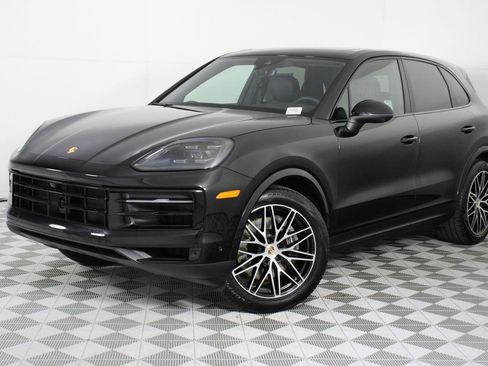 Certified 2025 Porsche Cayenne image 35