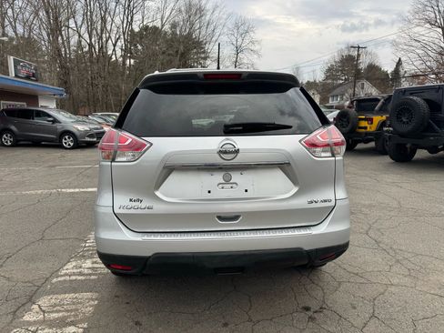 Used 2016 Nissan Rogue SV image 4