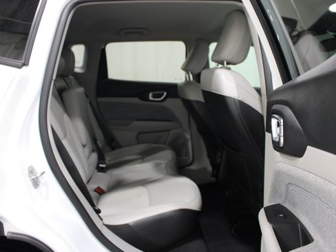 Used 2022 Jeep Compass Latitude AWD/4WD image 23