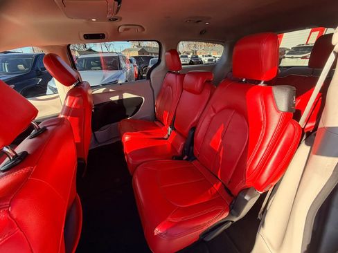 Used 2019 Chrysler Pacifica Touring Plus w/ Tire & Wheel Group image 23