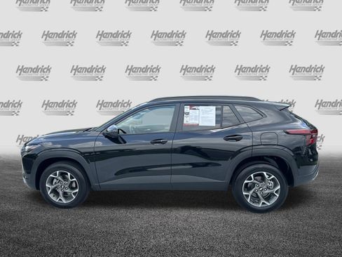 Used 2025 Chevrolet Trax LT w/ LT Convenience Package FWD image 7