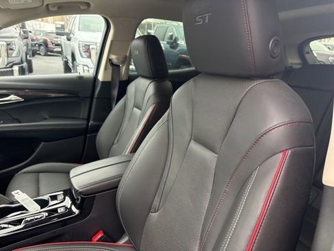 Used 2022 Buick Envision Essence w/ Sport Touring Package image 13