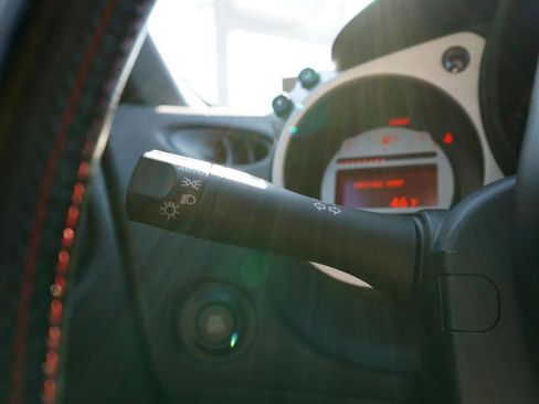 Used 2010 Nissan 370Z Touring w/ Sport Pkg image 27