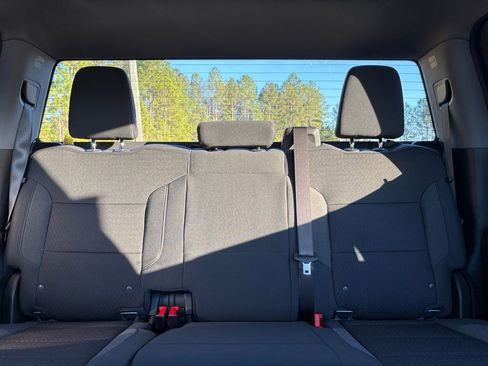 Used 2025 Chevrolet Silverado 1500 Custom image 8