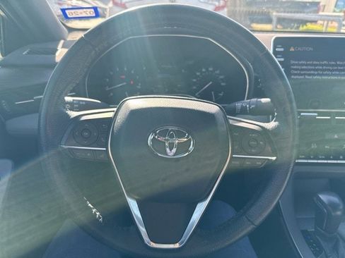 Used 2020 Toyota Avalon XLE image 9