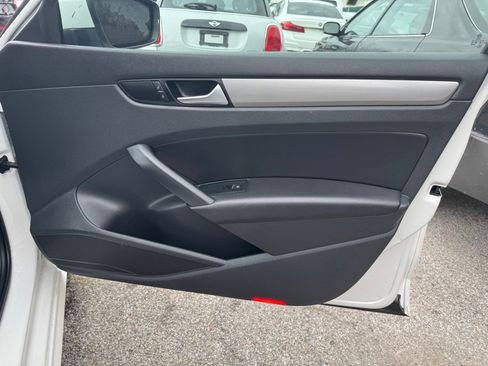 Used 2014 Volkswagen Passat 1.8T S image 20